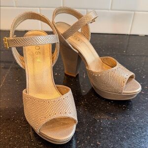 Chic Gold Textured Heels by Unisa